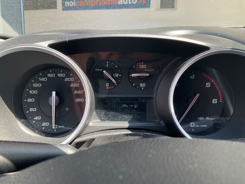 Alfa Romeo Giulietta 1.6 JTD Basis — zdjęcie 13