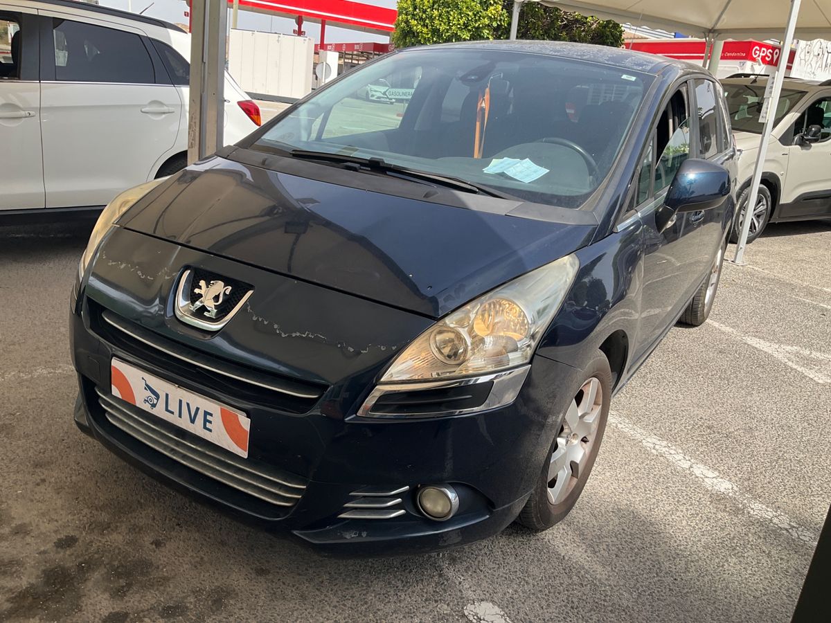 Peugeot 5008 2010 — photo 1