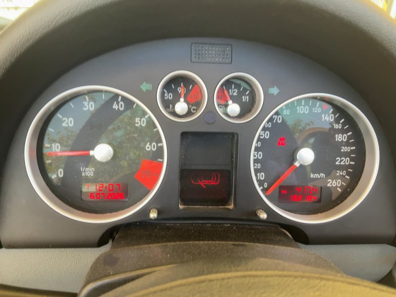 Audi TT 1.8 Turbo Roadster — zdjęcie 13