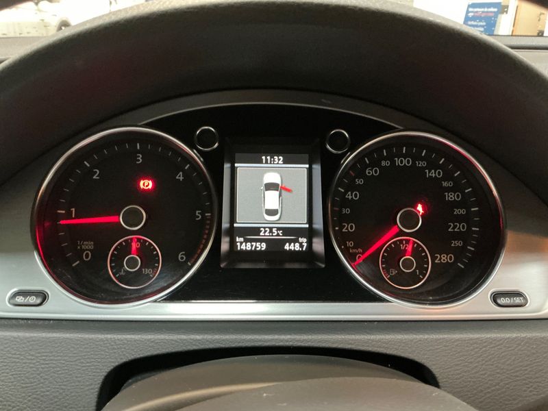 Volkswagen CC 2.0 TDI Carat Edition BlueMotion Tech — zdjęcie 13