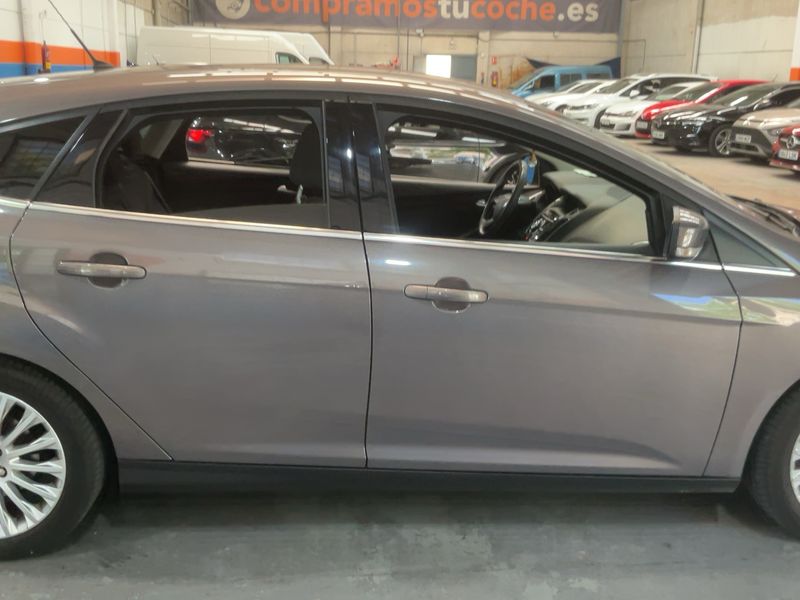 Ford Focus 1.6 Ti-VCT Titanium — zdjęcie 7