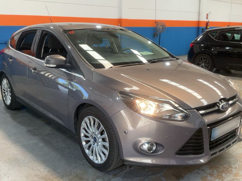 Ford Focus 1.6 Ti-VCT Titanium — zdjęcie 8