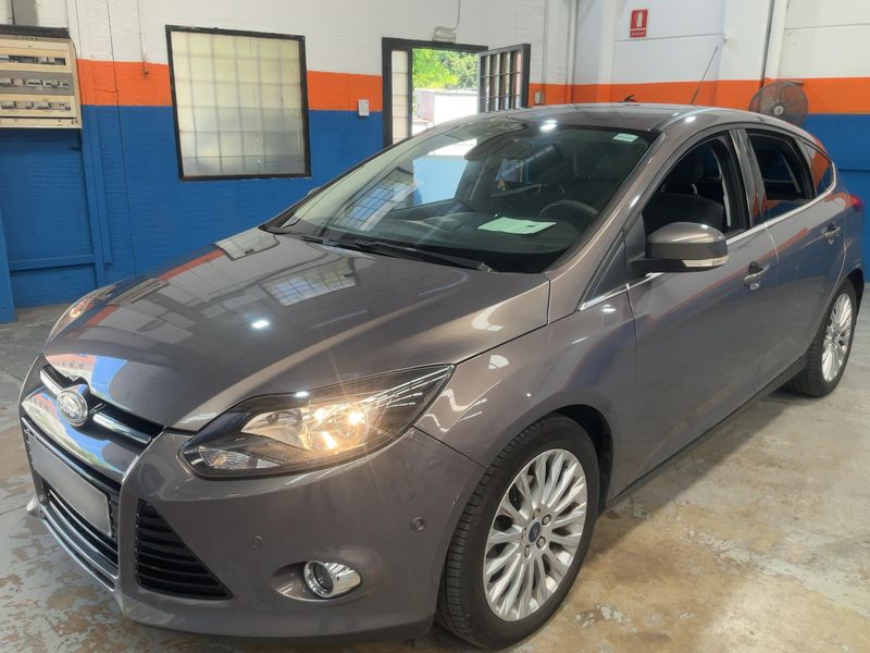 Ford Focus 1.6 Ti-VCT Titanium — zdjęcie 1