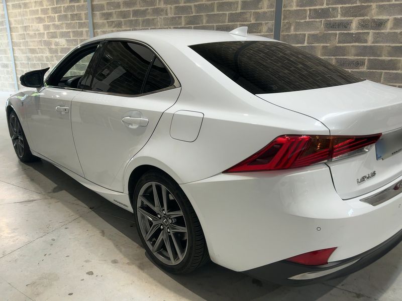 Lexus IS-Serie IS 300h F SPORT — zdjęcie 3