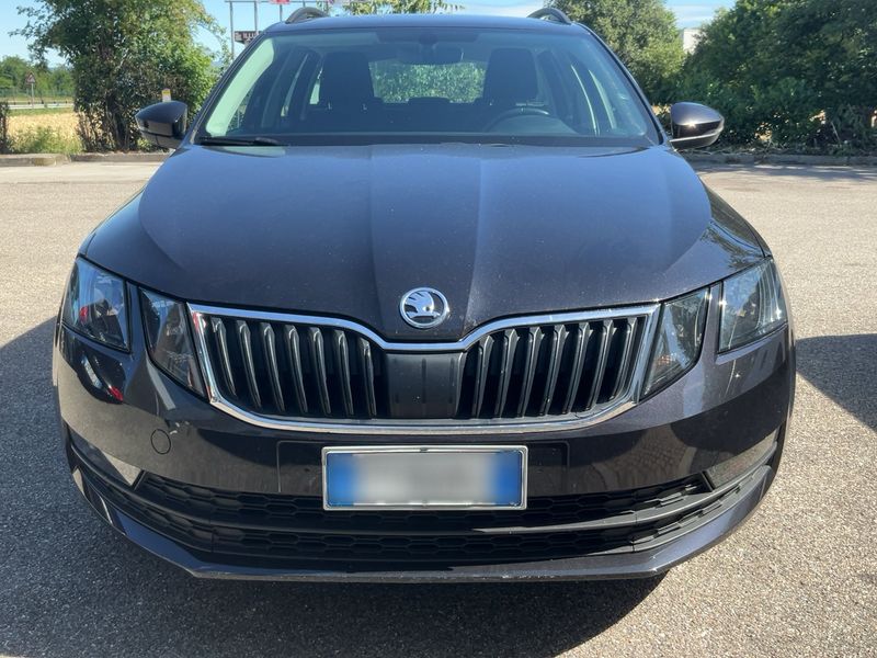 Skoda Octavia 2.0 TDI Executive — zdjęcie 9