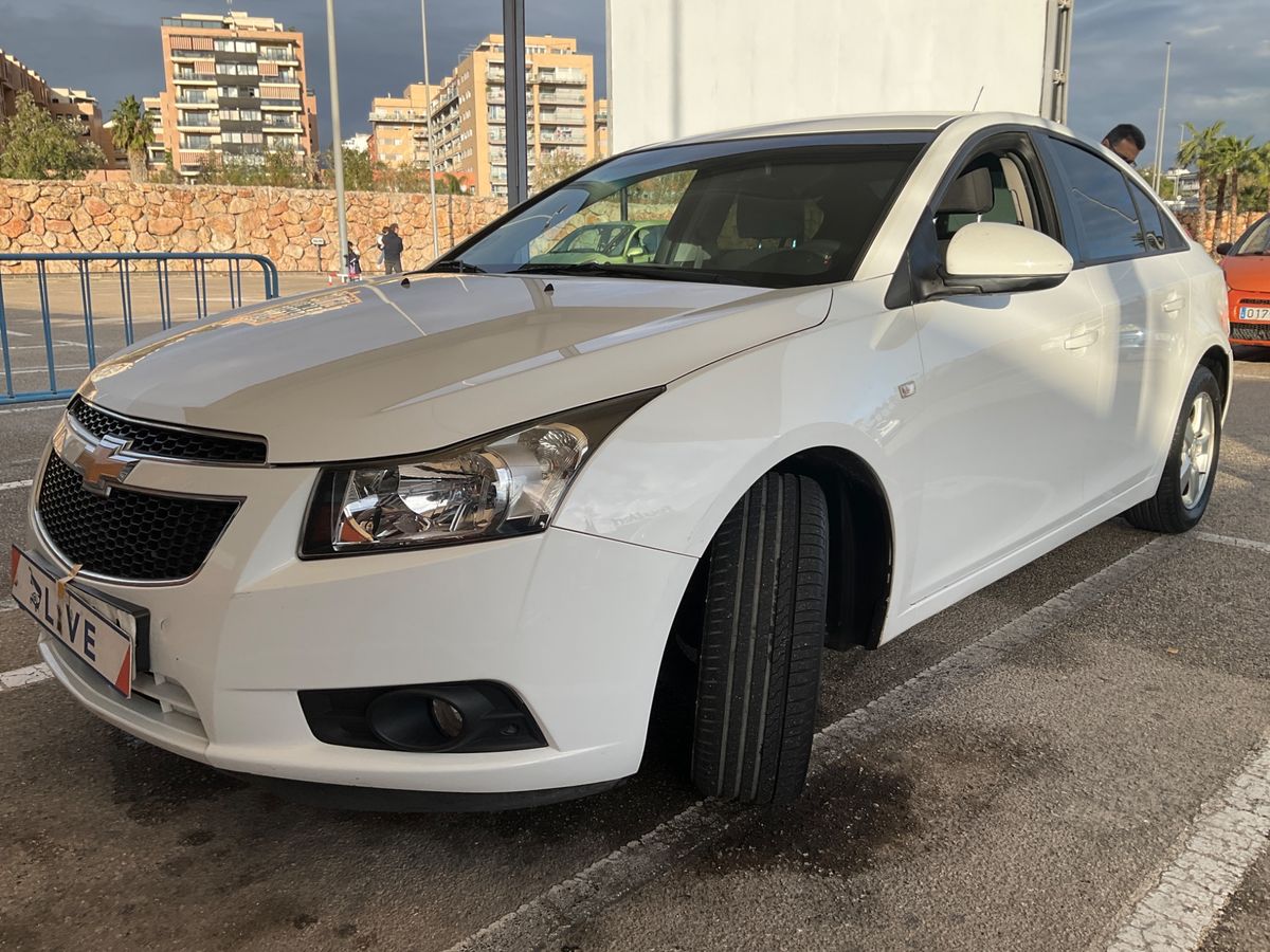 Chevrolet Cruze 1.6 LS+
