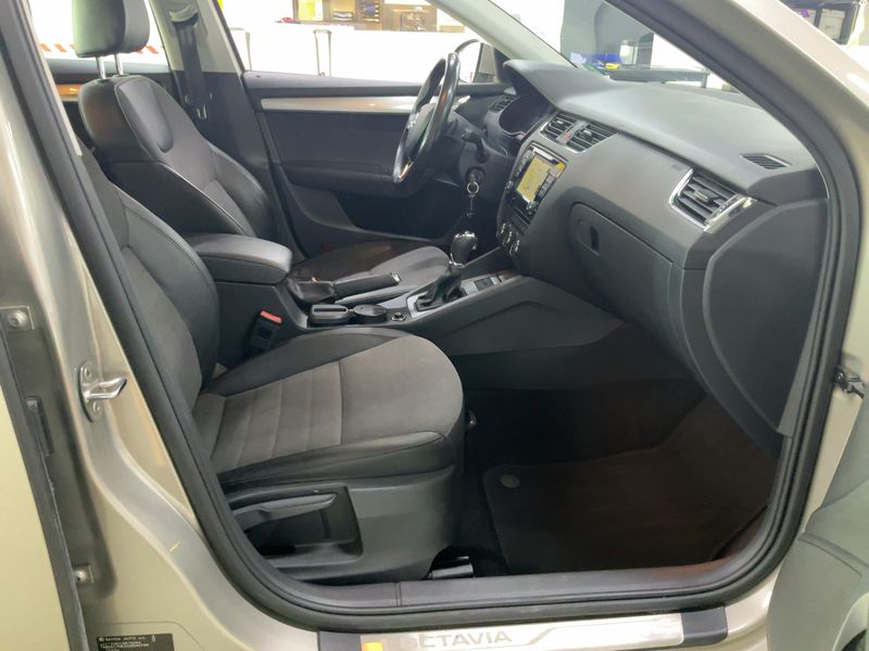 Skoda Octavia 1.4 TSI Style — zdjęcie 11