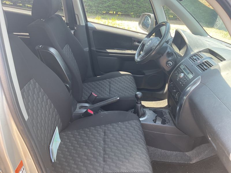 Suzuki SX4 1.6 Club — zdjęcie 3