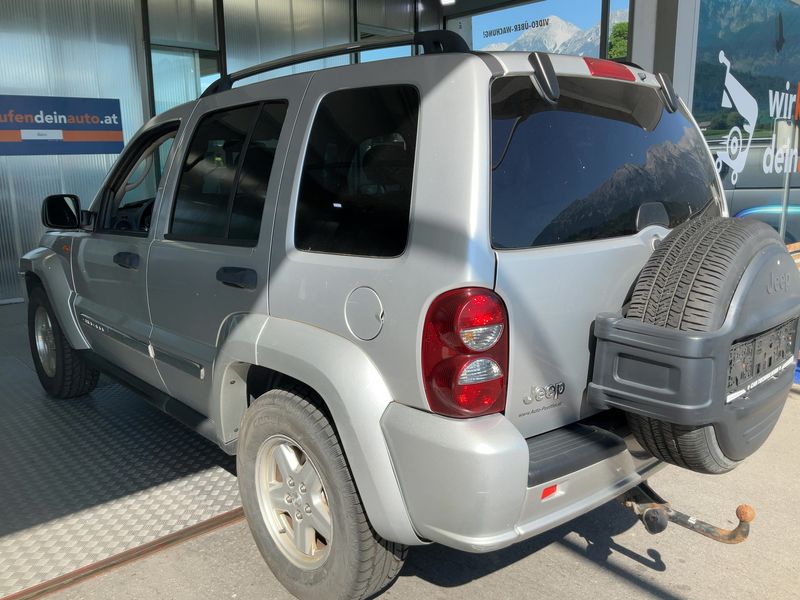 Jeep Cherokee 2.8 CRD Limited — zdjęcie 3