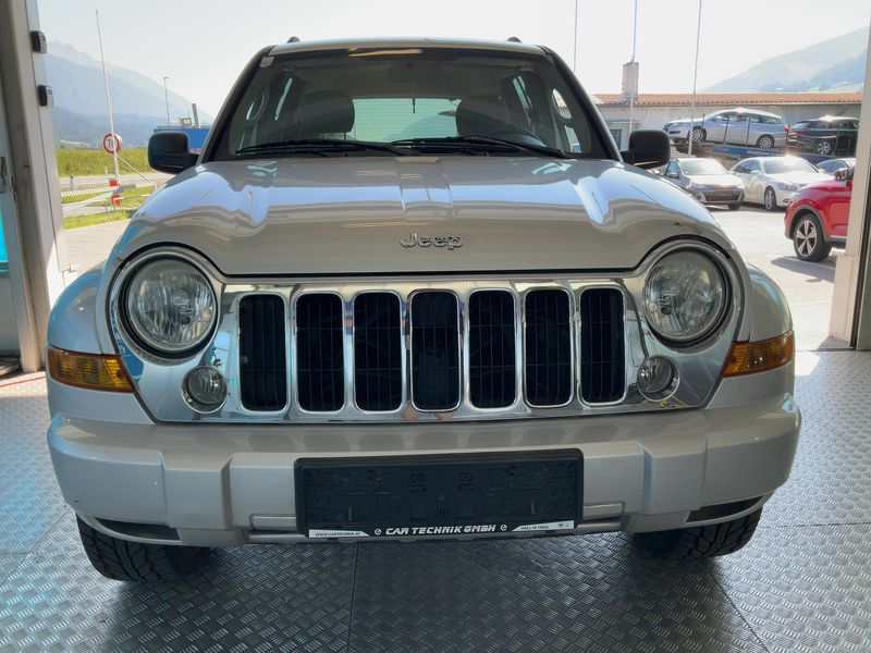 Jeep Cherokee 2.8 CRD Limited — zdjęcie 9