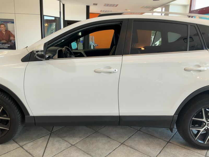 Toyota RAV 4 2.0 D-4D Style — zdjęcie 4