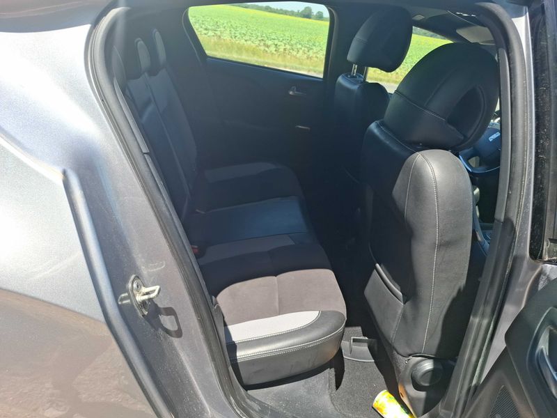 DS Automobiles DS4 1.6 Blue-HDi SoChic — zdjęcie 14