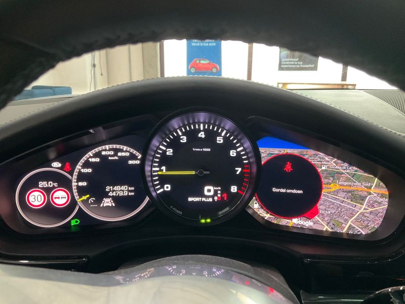 Porsche Panamera Sport Turismo 4 E-Hybrid — zdjęcie 13