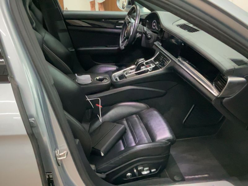 Porsche Panamera Sport Turismo 4 E-Hybrid — zdjęcie 11