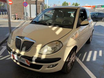 Lancia Ypsilon 1.3 JTD Multijet DFN B-colore