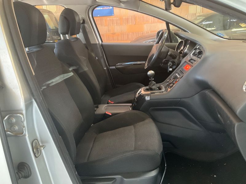 Peugeot 5008 1.6 HDi Premium 2010 – снимка 3