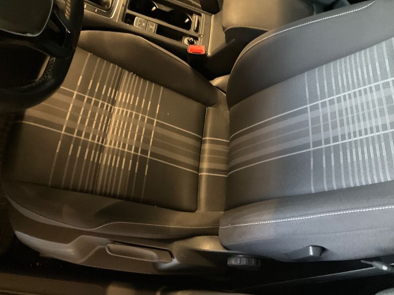 Volkswagen Golf VII 1.2 TSI Lounge BlueMotion Tech 2015 – снимка 28