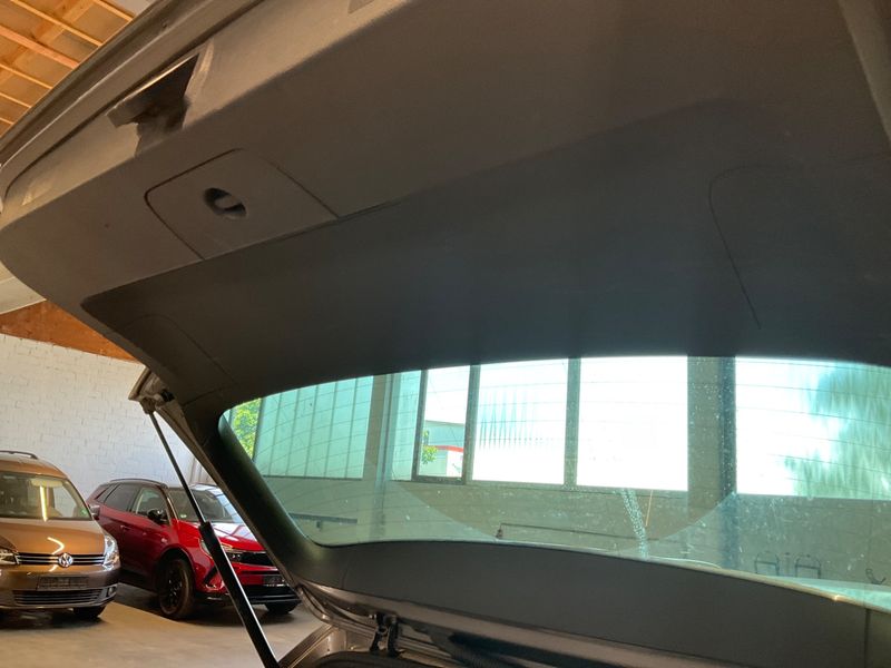 Volkswagen Golf VII 1.2 TSI Lounge BlueMotion Tech 2015 – снимка 25
