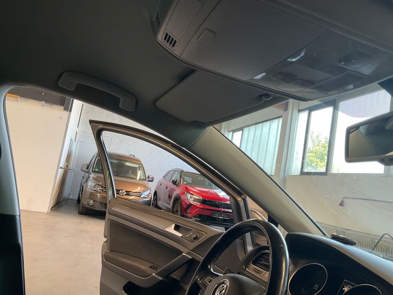 Volkswagen Golf VII 1.2 TSI Lounge BlueMotion Tech 2015 – снимка 26