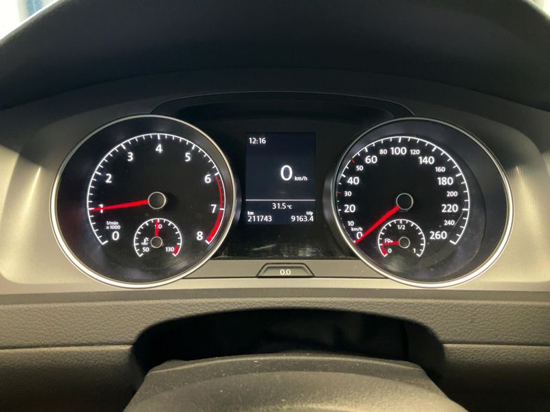 Volkswagen Golf VII 1.2 TSI Lounge BlueMotion Tech 2015 – снимка 19