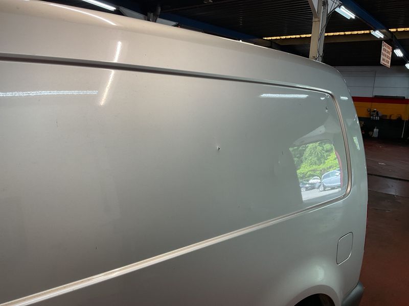 Volkswagen Caddy 1.6 TDI Maxi Kasten 2011 – снимка 27