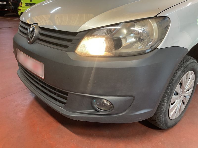 Volkswagen Caddy 1.6 TDI Maxi Kasten 2011 – снимка 32
