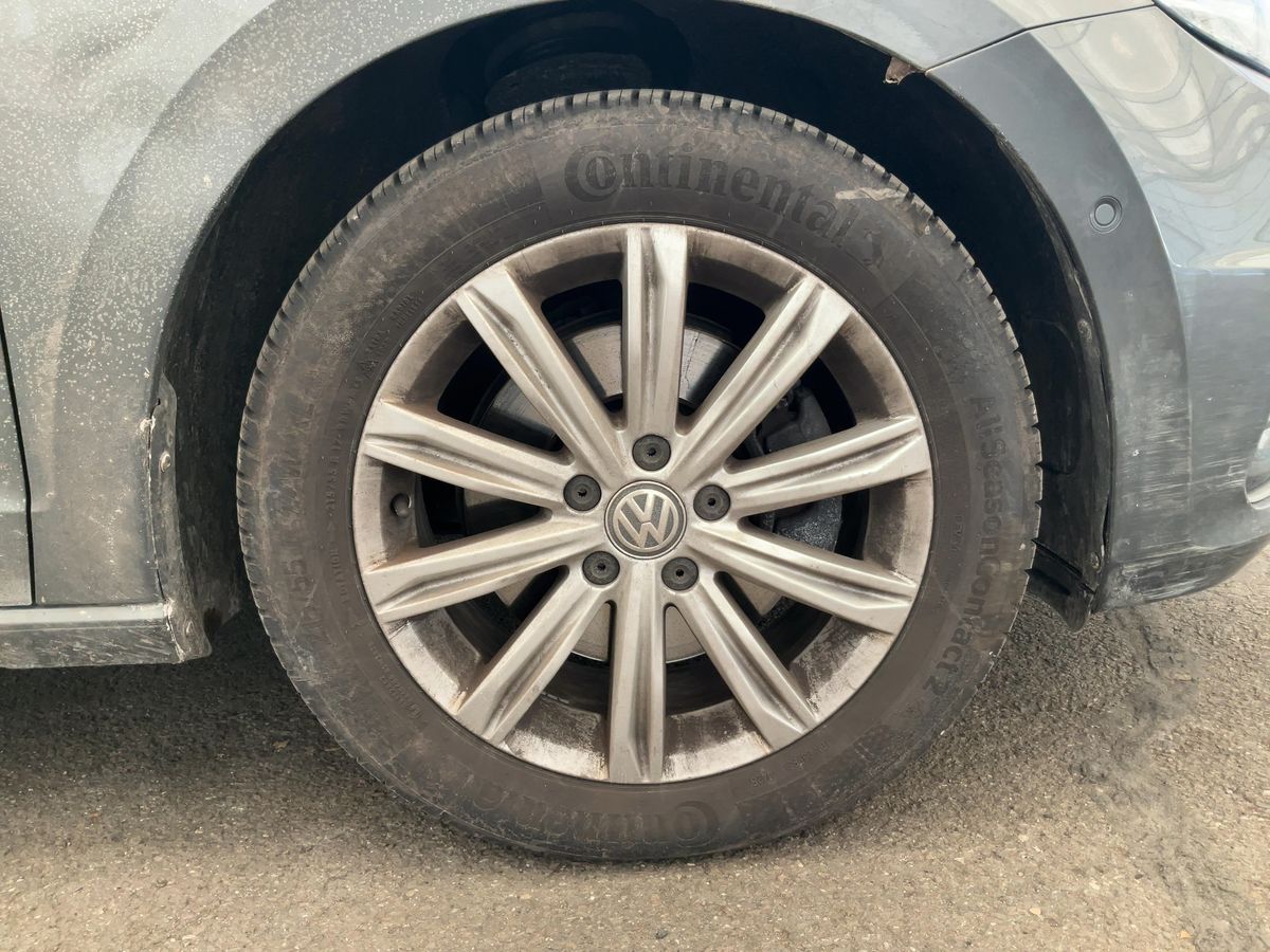 Volkswagen Touran 2018 — photo 12