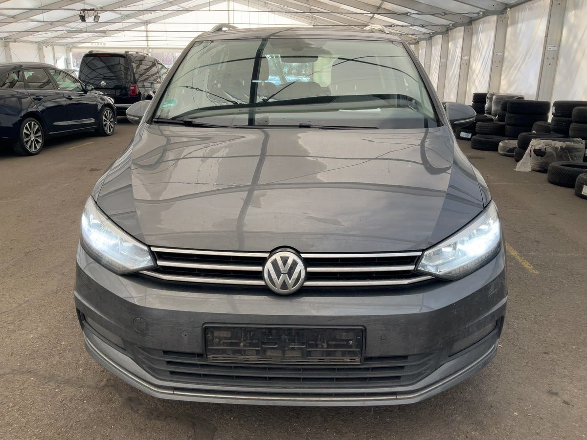 Volkswagen Touran 2018 — photo 15
