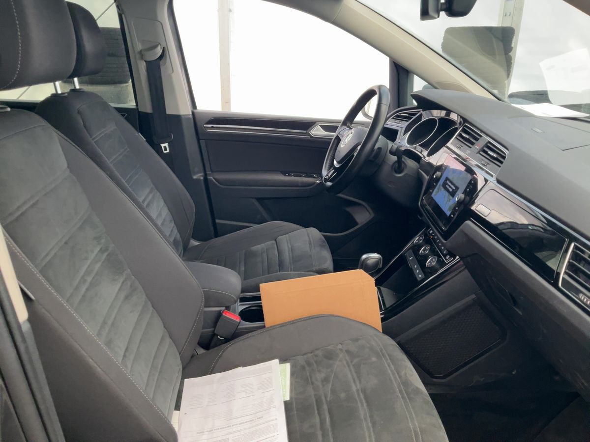 Volkswagen Touran 2018 — photo 17
