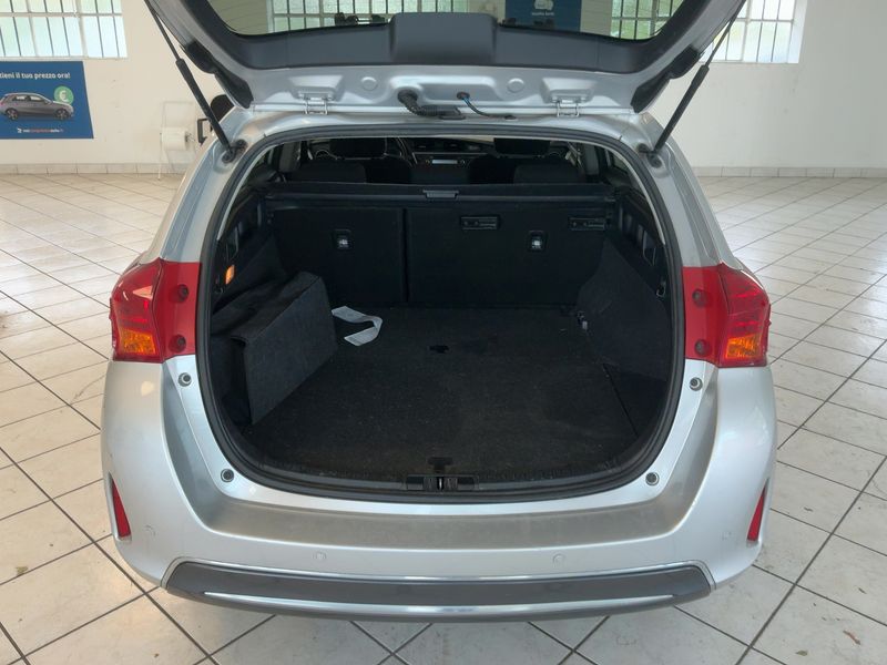 Toyota Auris Touring Sports 1.8 Hybrid Active — zdjęcie 10
