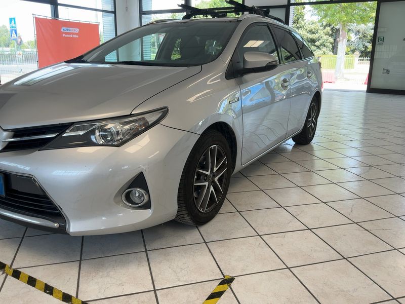 Toyota Auris Touring Sports 1.8 Hybrid Active — zdjęcie 2