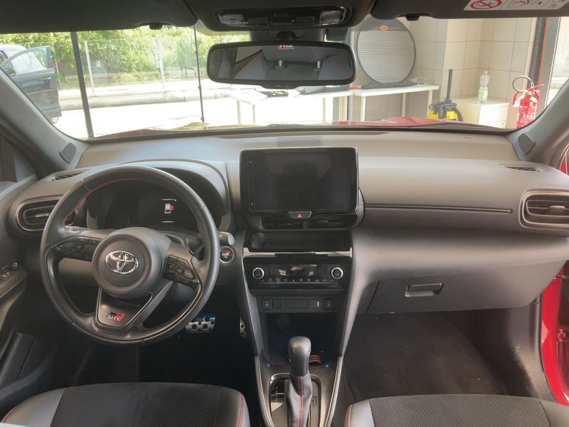 Toyota Yaris Cross 1.5 Hybrid 2WD GR Sport — zdjęcie 12