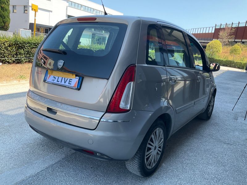 Lancia Musa 1.4 GPL Diva — zdjęcie 2