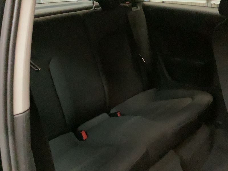 Audi A1 1.6 TDI Attraction 2010 – снимка 20