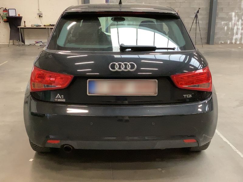 Audi A1 1.6 TDI Attraction 2010 – снимка 7