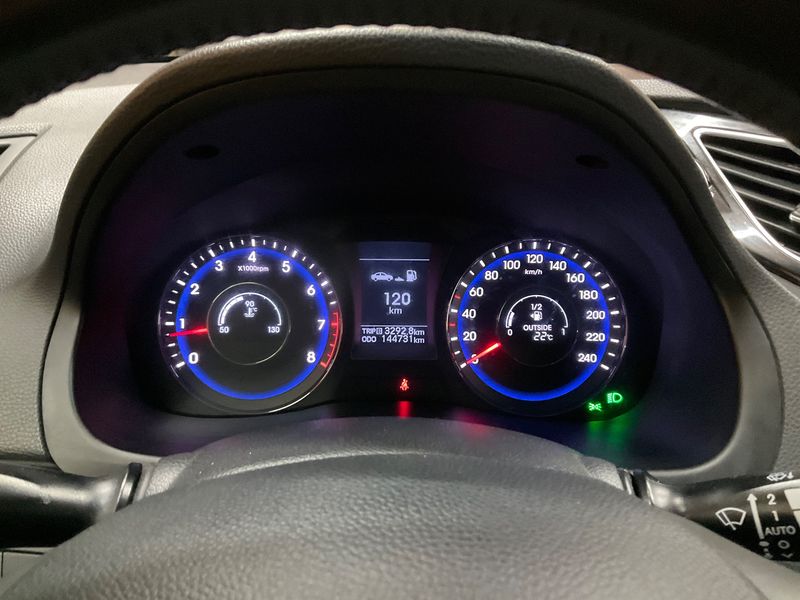 Hyundai i40 2.0 Premium — zdjęcie 13