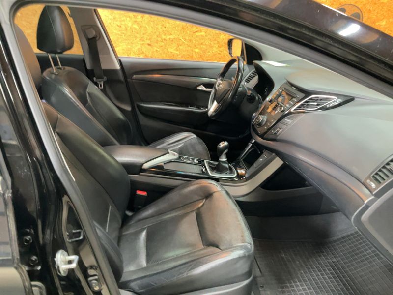 Hyundai i40 2.0 Premium — zdjęcie 11