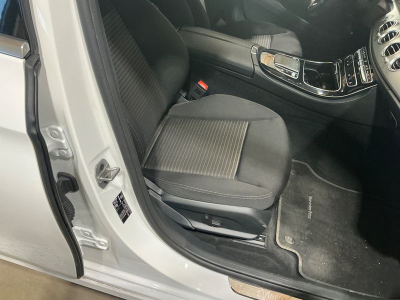 Mercedes-Benz E-Klasse E 300 de T 4Matic 2022 – снимка 32