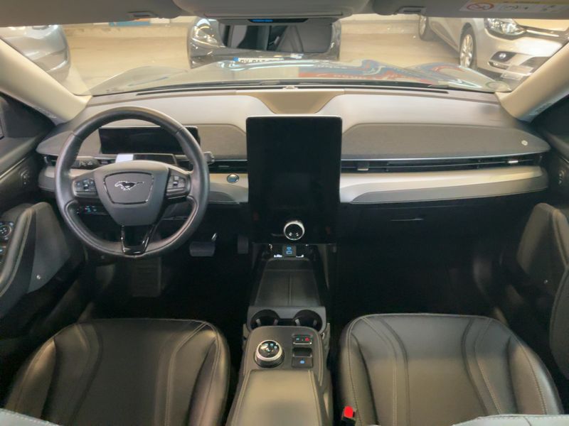 Ford Mustang Mach-E electric drive 216 kW — zdjęcie 12