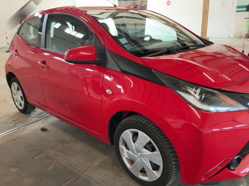 Toyota Aygo 1.0 X-Play — zdjęcie 8