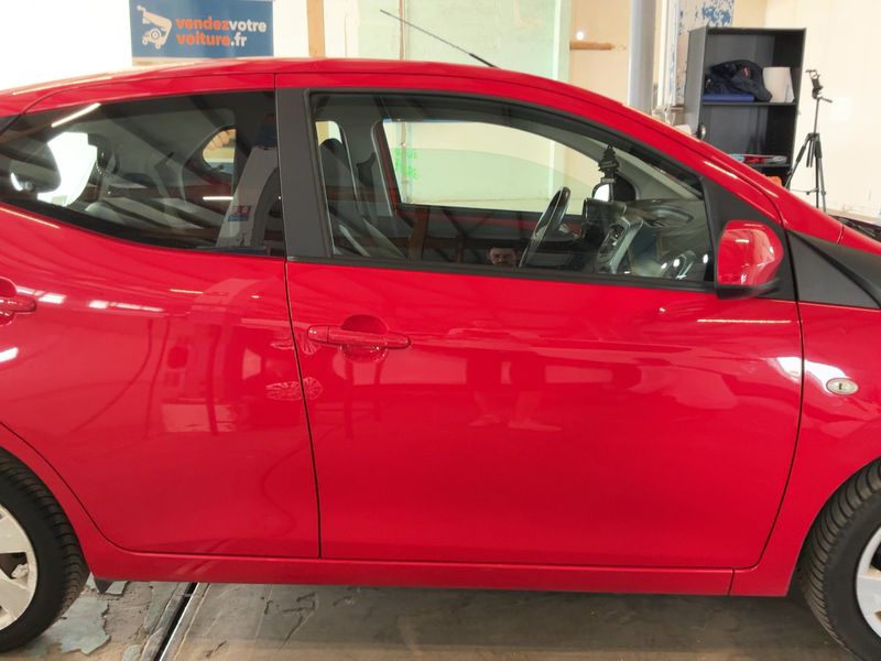 Toyota Aygo 1.0 X-Play — zdjęcie 7