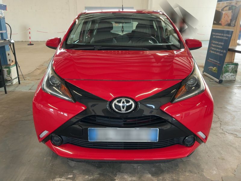 Toyota Aygo 1.0 X-Play — zdjęcie 9