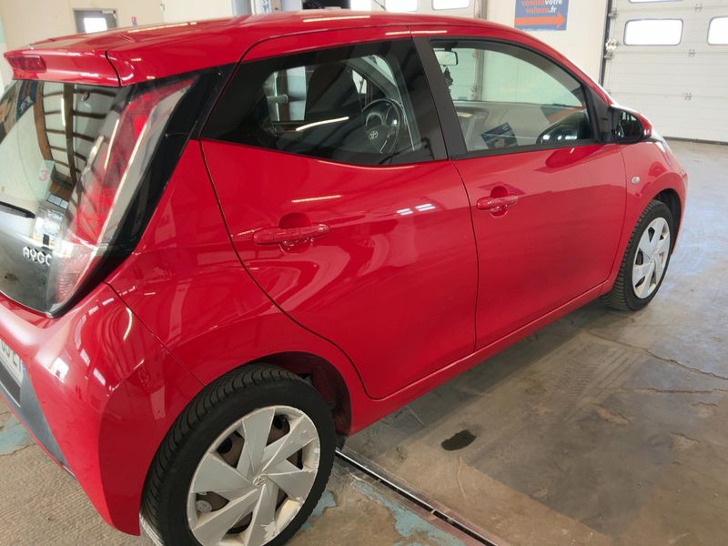 Toyota Aygo 1.0 X-Play — zdjęcie 6