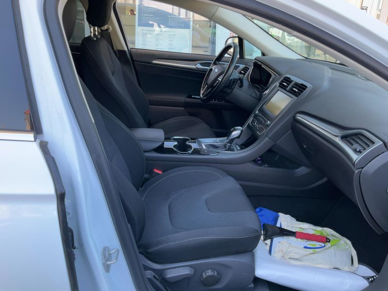 Ford Mondeo 2.0 TDCi Titanium — zdjęcie 11