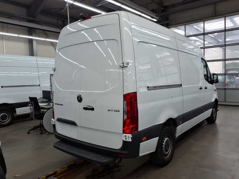Mercedes-Benz Sprinter 317 CDI Kasten L2 — zdjęcie 3