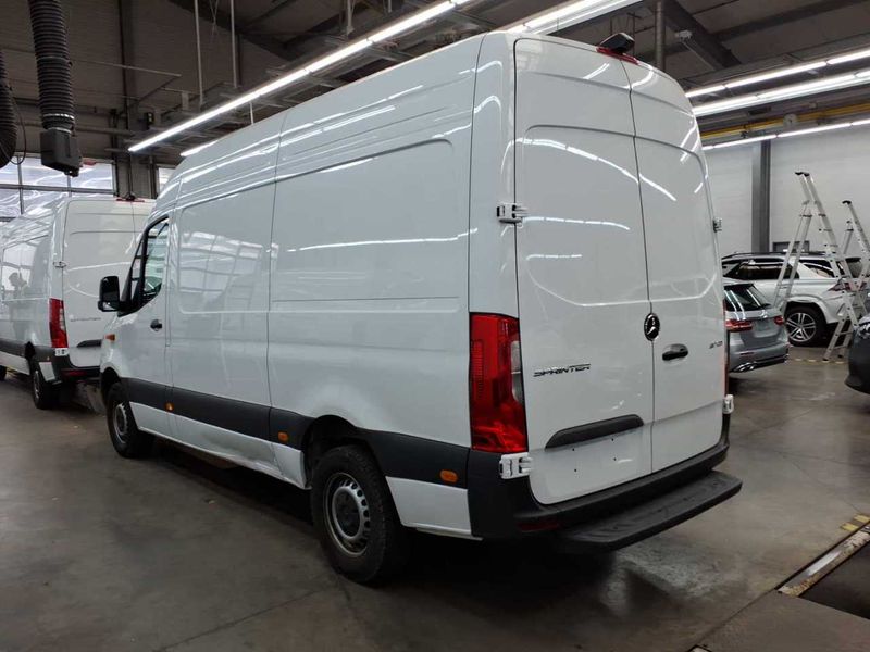 Mercedes-Benz Sprinter 317 CDI Kasten L2 — zdjęcie 2