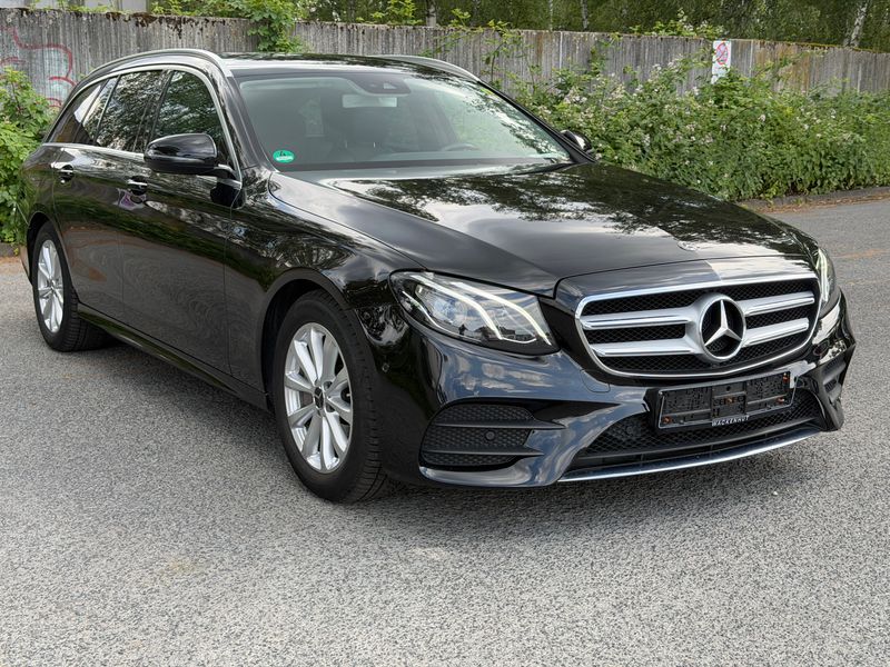 Mercedes-Benz E-Klasse E 220 d AMG Line — zdjęcie 18
