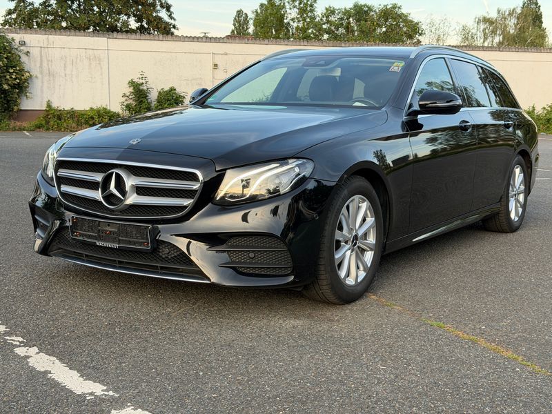 Mercedes-Benz E-Klasse E 220 d AMG Line — zdjęcie 25