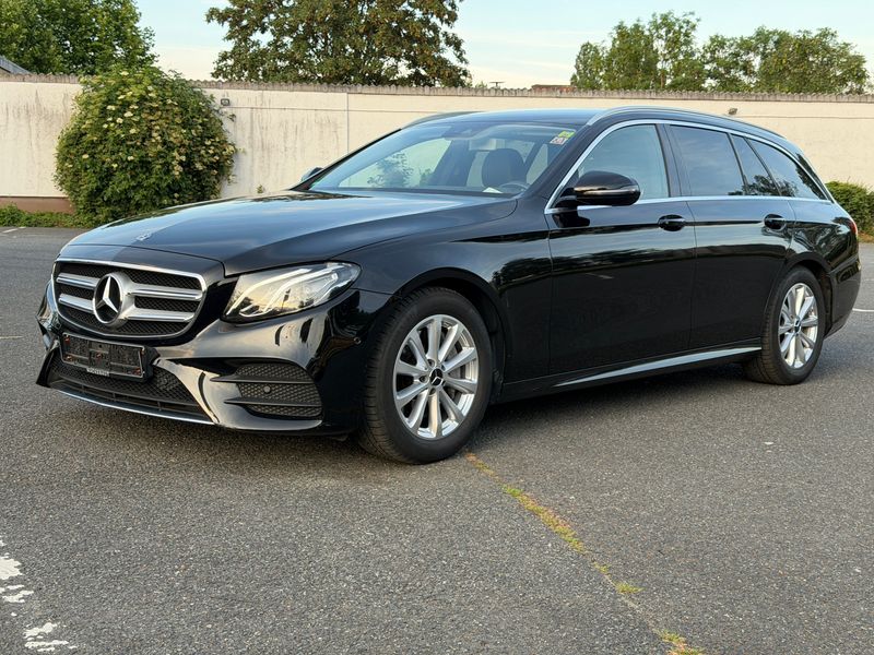 Mercedes-Benz E-Klasse E 220 d AMG Line — zdjęcie 24