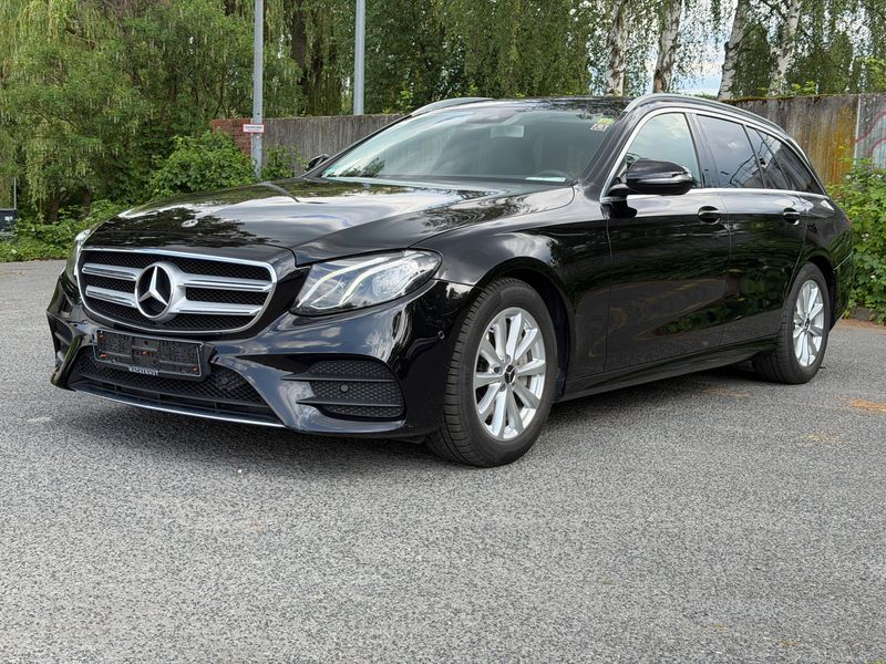 Mercedes-Benz E-Klasse E 220 d AMG Line — zdjęcie 16